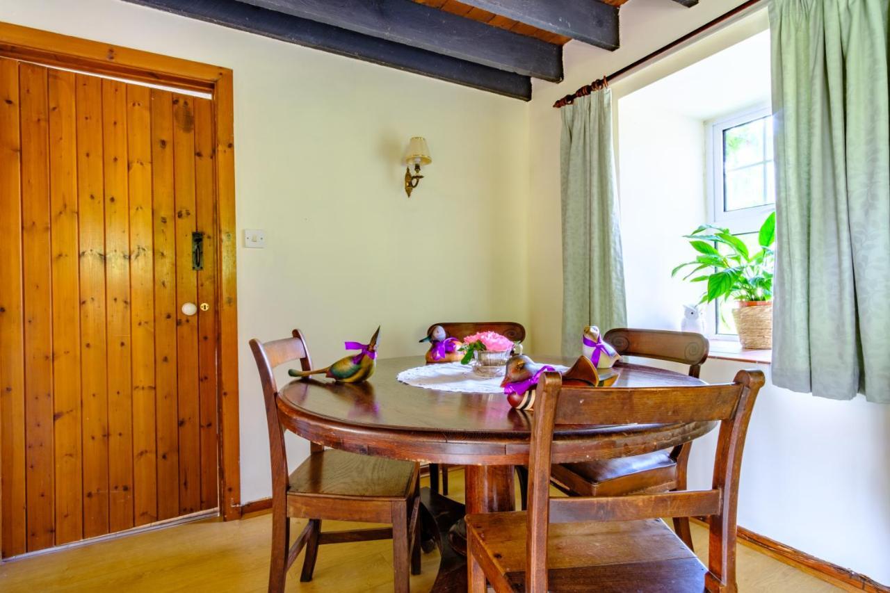 Lakeside Cottage Кармартен Экстерьер фото